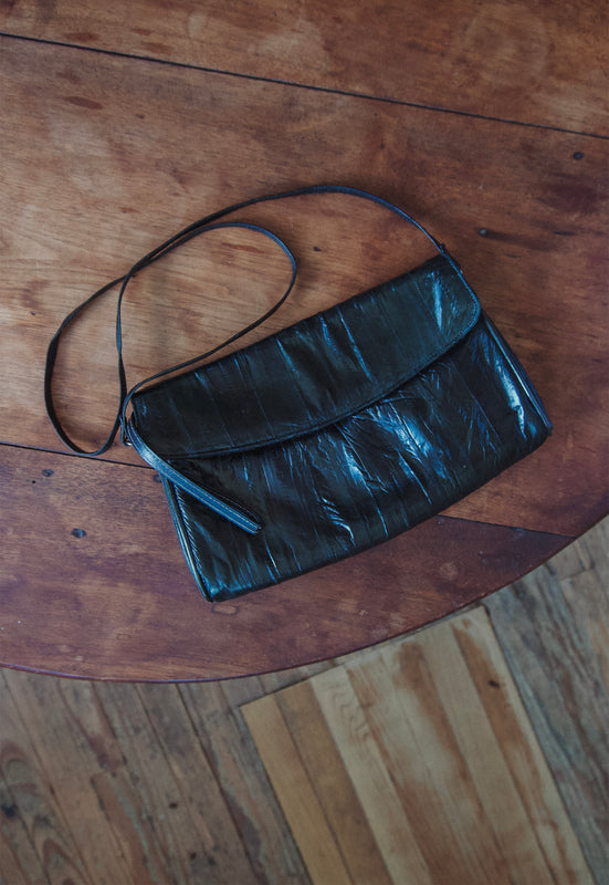Eel skin 80s glossy flap purse shoulder bag