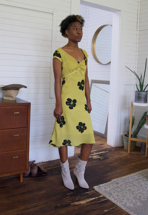Vintage Avocado Green 2000s Hibiscus flower Dress