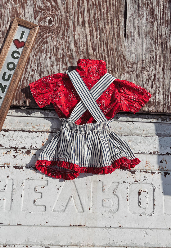 Idylwild Vintage 70s Baby Girl Country Western Overals Red Bandana Set. Ruffle, puff sleeve, railroadstripe. Cutest Baby shower gift