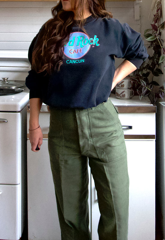 Vintage Hard Rock Cafe Faded Y2K Sweatshirt Christie Araujo