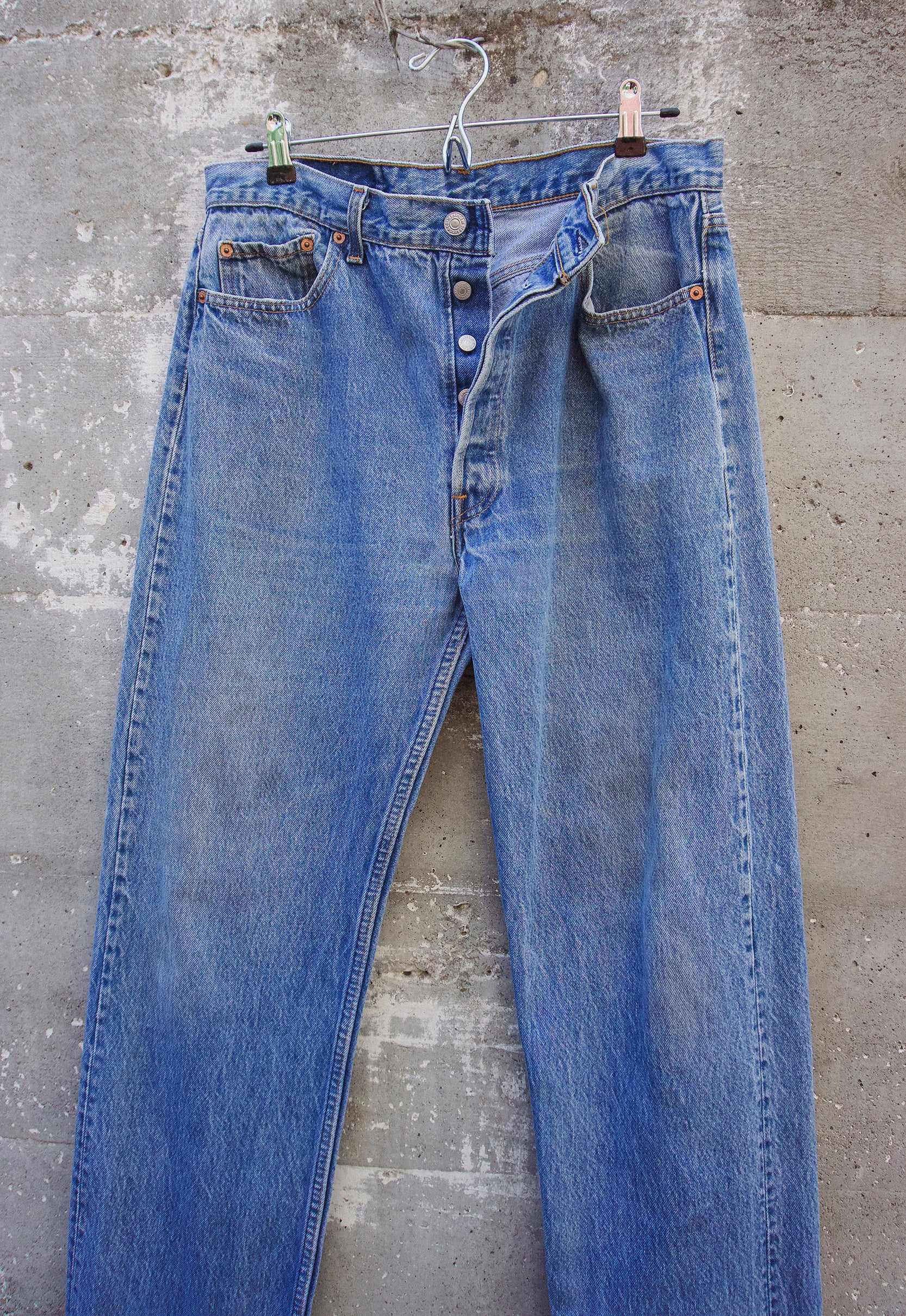 Idylwild Vintage early 2000s vintage 501 levi's button fly