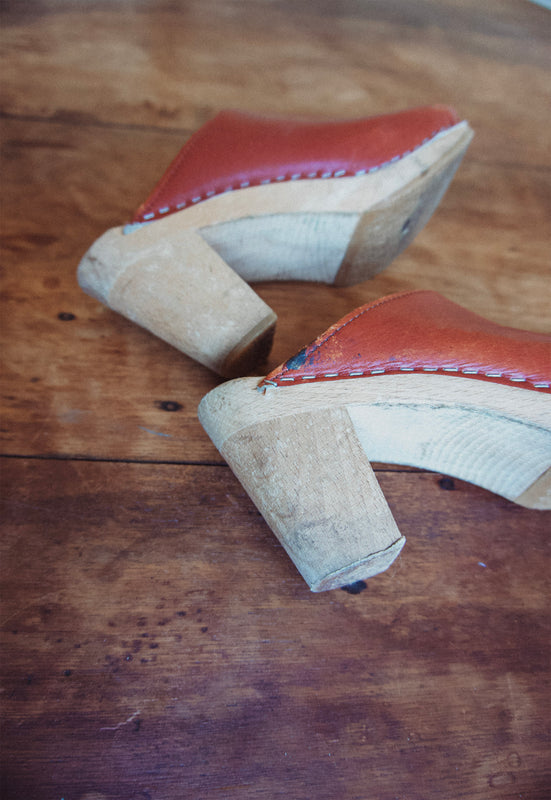 Idylwild Vintage 70s Terracotta Reddish Brown Clogs 8.5