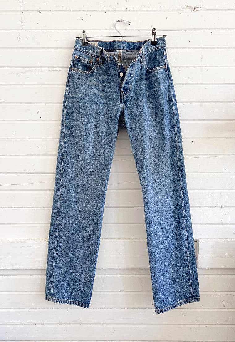 Contemporary Levi's 501 Button Fly Blue Jeans 25X30