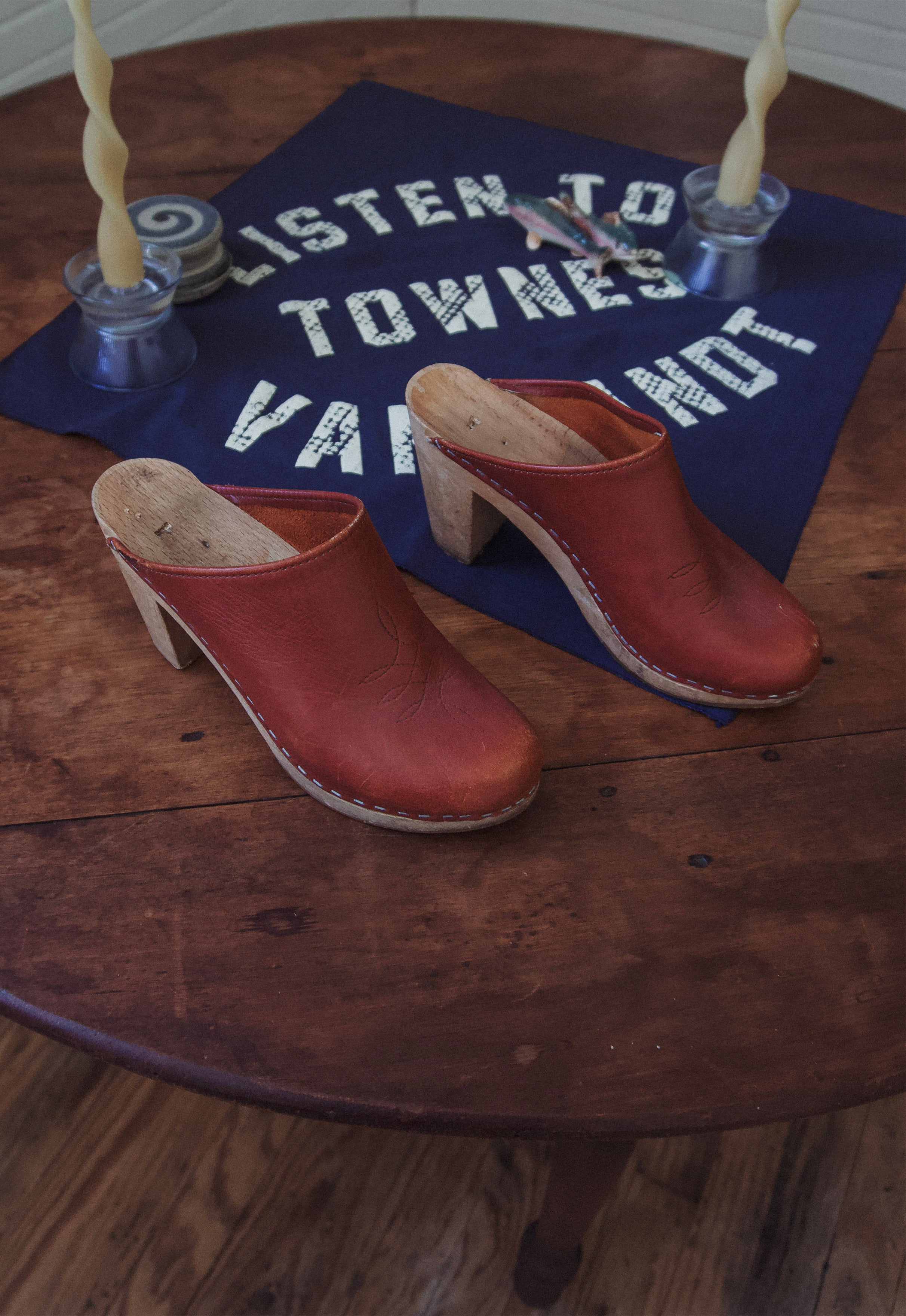 Idylwild Vintage 70s Terracotta Reddish Brown Clogs 8.5