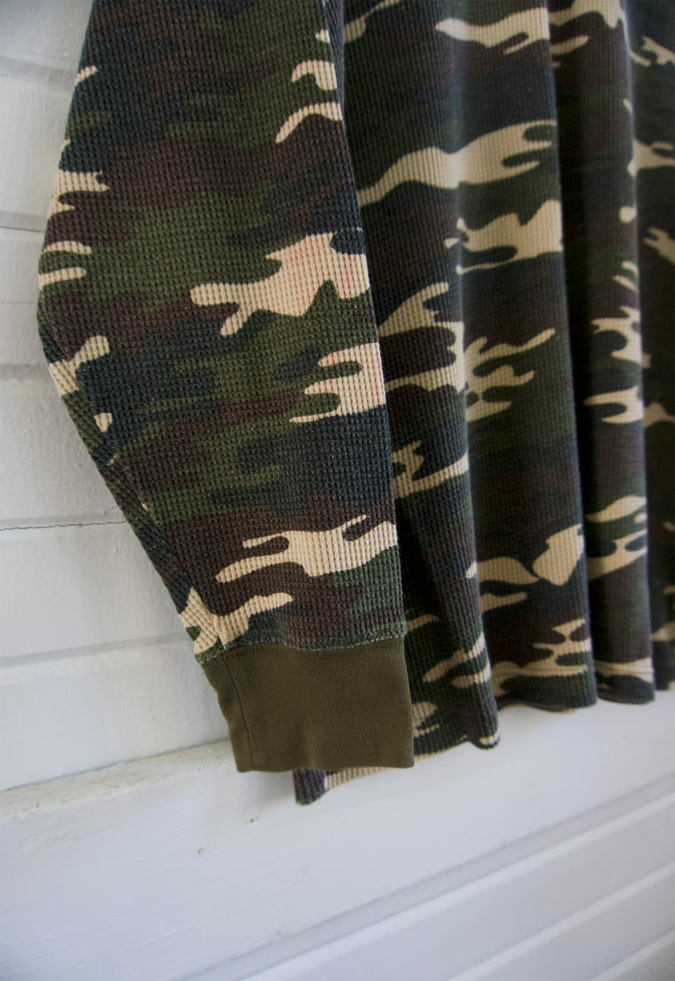 Vintage 1990s Camo Thermal