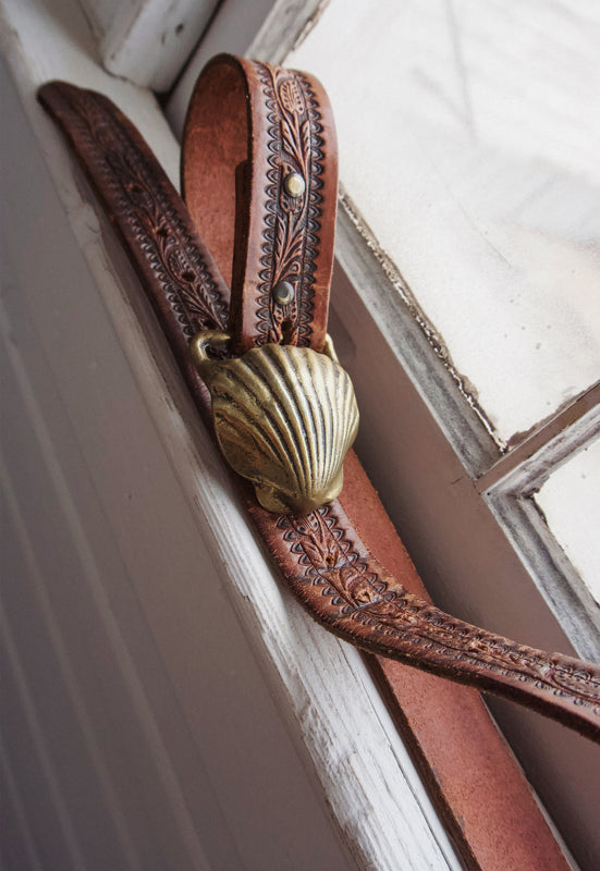 Vintage solid brass scallop shell belt buckle