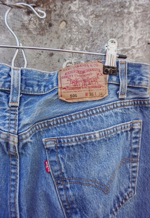Idylwild Vintage early 2000s vintage 501 levi's button fly